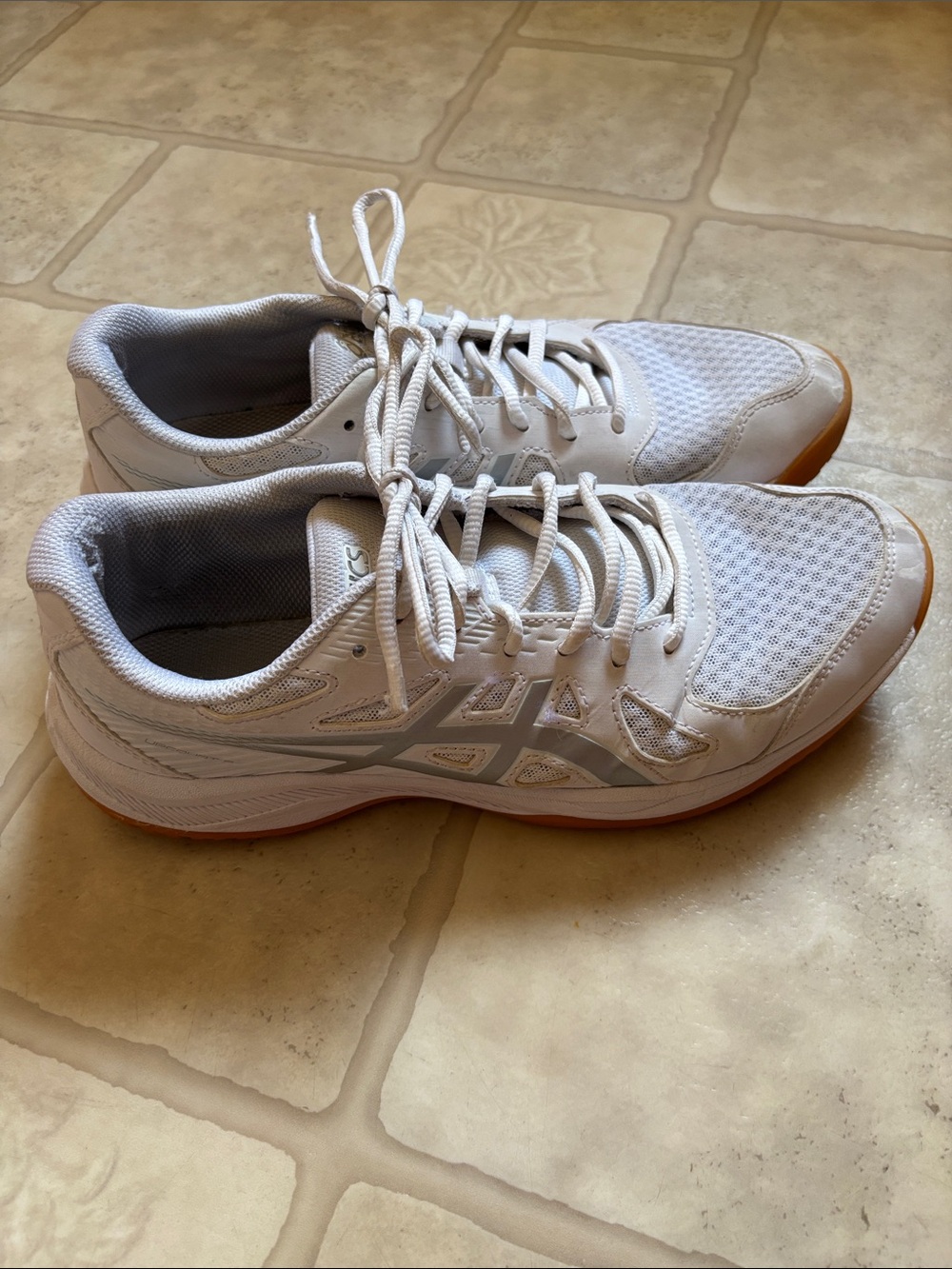 Asics Women’s Upcourt 6 White/Silver Volleyball Shoe 1072A107 Size 10